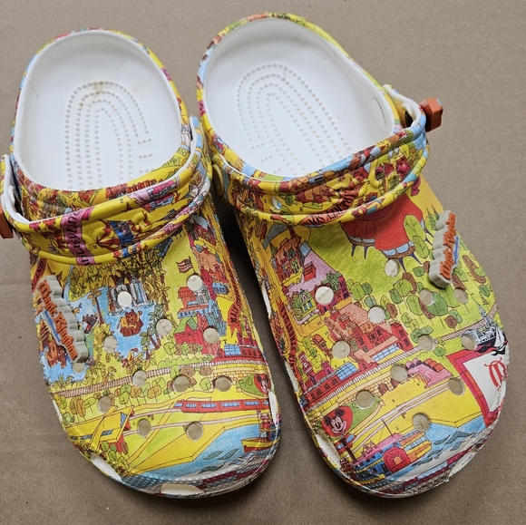 Crocs Disney World 50th Anniversary Magic Kingdom Vault Map Women's 10 Men's 8 - Picture 1 of 9